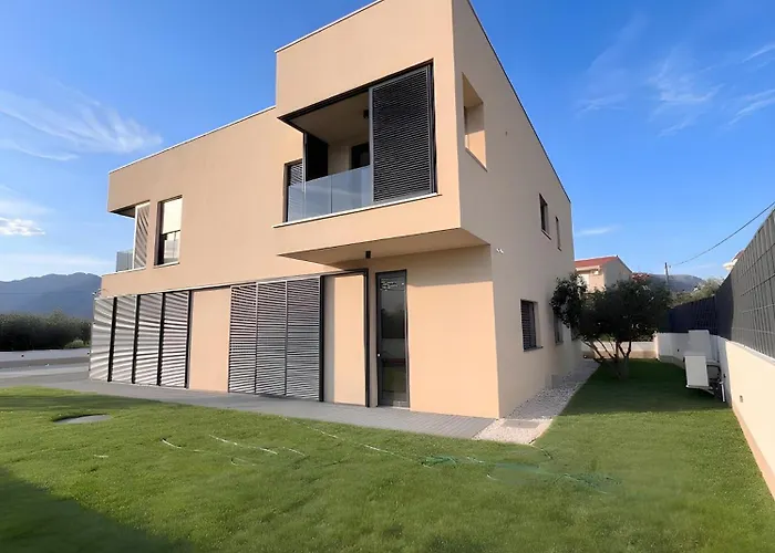 Vila Admiria *