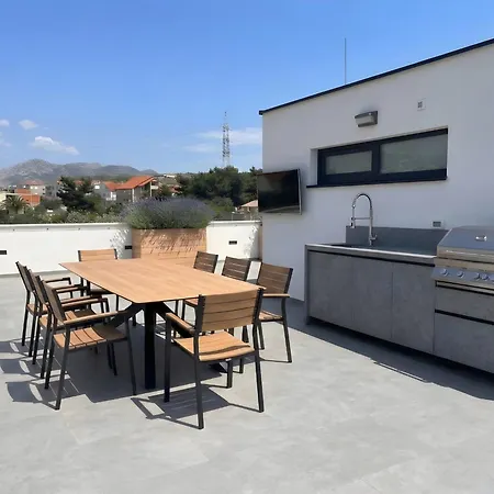 Admiria Willa Split